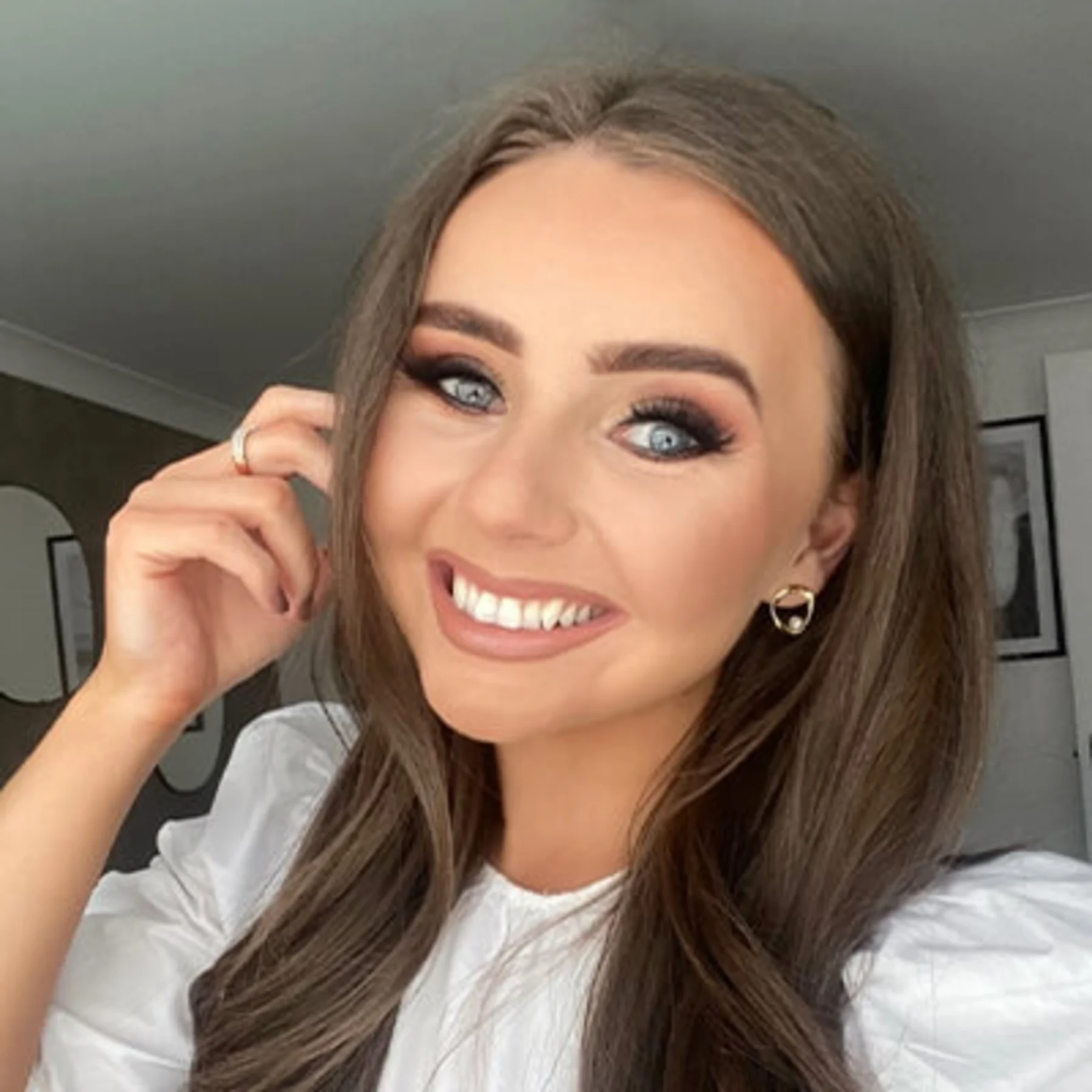 HWL chic black accents Louise Thompson > profile