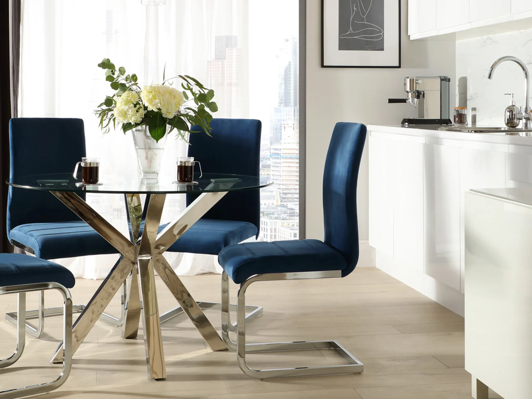 banner-star-studded-interior-2025-1600x900