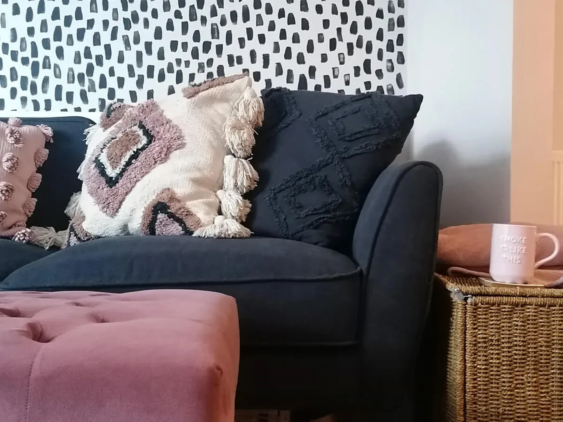 Homes We Love: Fun pink accents > banner