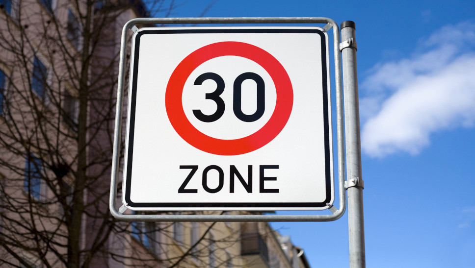 Tempo 30 in der Stadt: Verkehrsplanung in deutschen Städten
