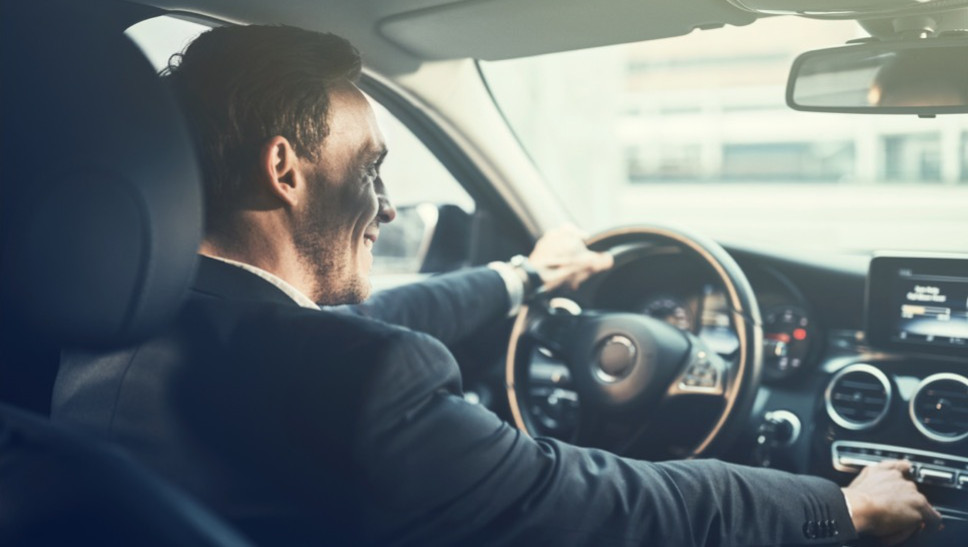 Internationaler Podcast-Tag: heycar stellt die 5 spannendsten Auto-Podcasts vor