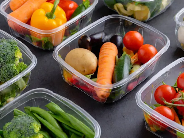 Vegteables in plastic containers