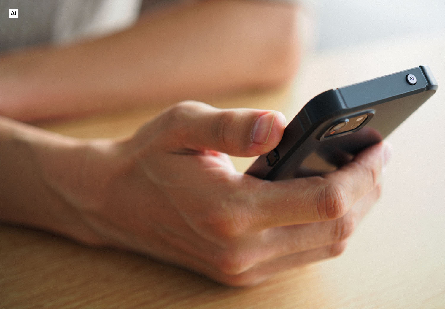 TDC_Erhverv_hand_phone_closeup_2026