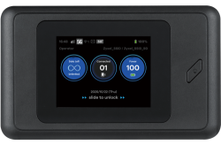 På billedet er der en Zyxel 5G MIFI router