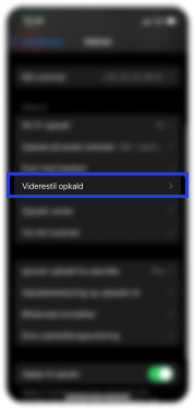 Viser "viderestil opkald" på iPhone