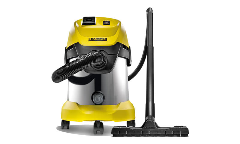 Gul-svart Kärcher våt/tørrstøvsuger med blank metallkropp, svart slange og gulvmunnstykke