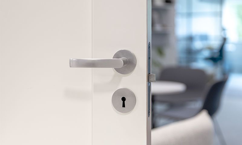 INS door handle Verona 006-800x480