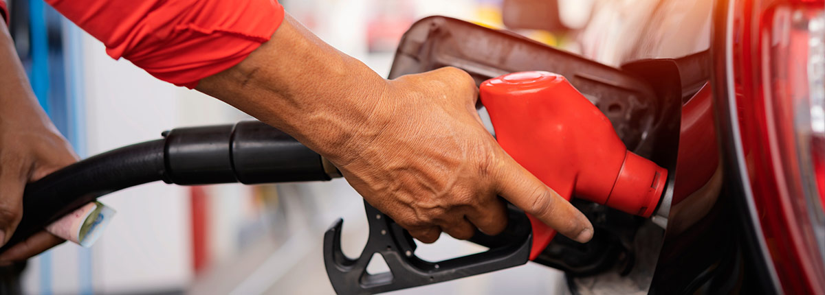 Paliwa premium - czy warto tankować droższe paliwo? - porady Qarsona