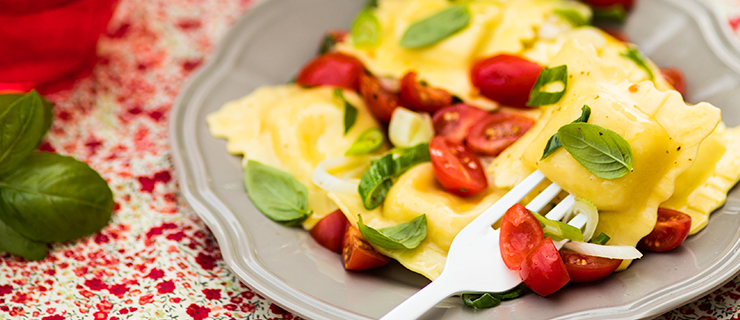 Spinach Ricotta Ravioli with Cherry Tomatoes and Fresh Basil