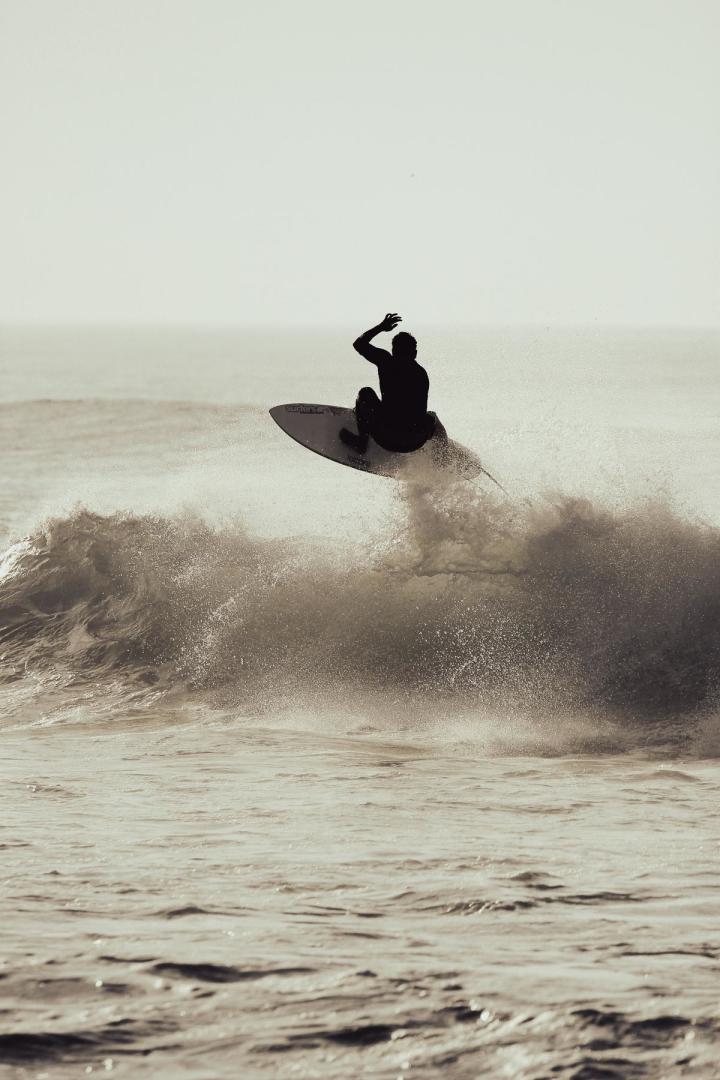 surfer-on-wave