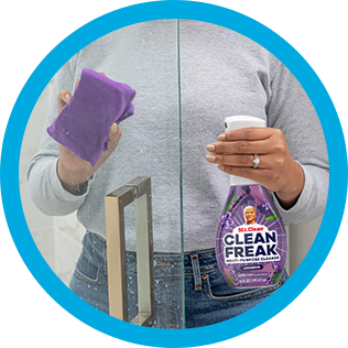 Cleaning kitchen soap scum with Mr. Clean CleanFreak Lavander