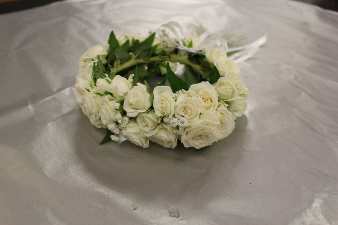 flower-halo-roses-wedding