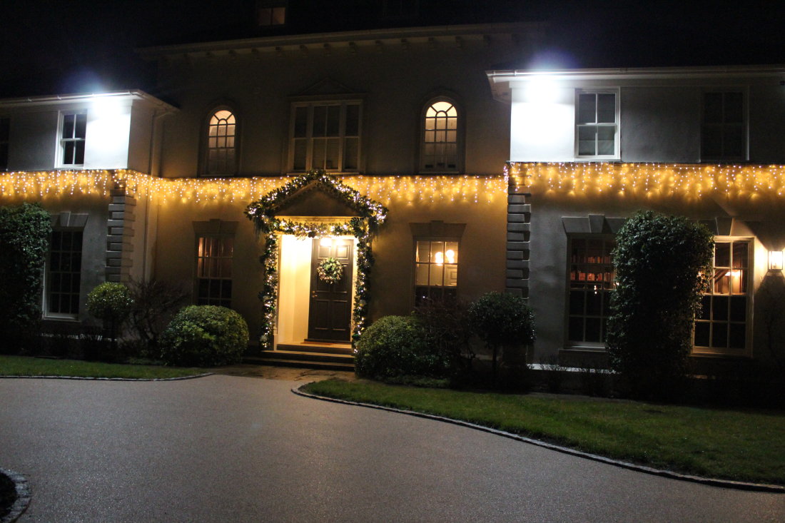private-home-outside-lights-and-garlands