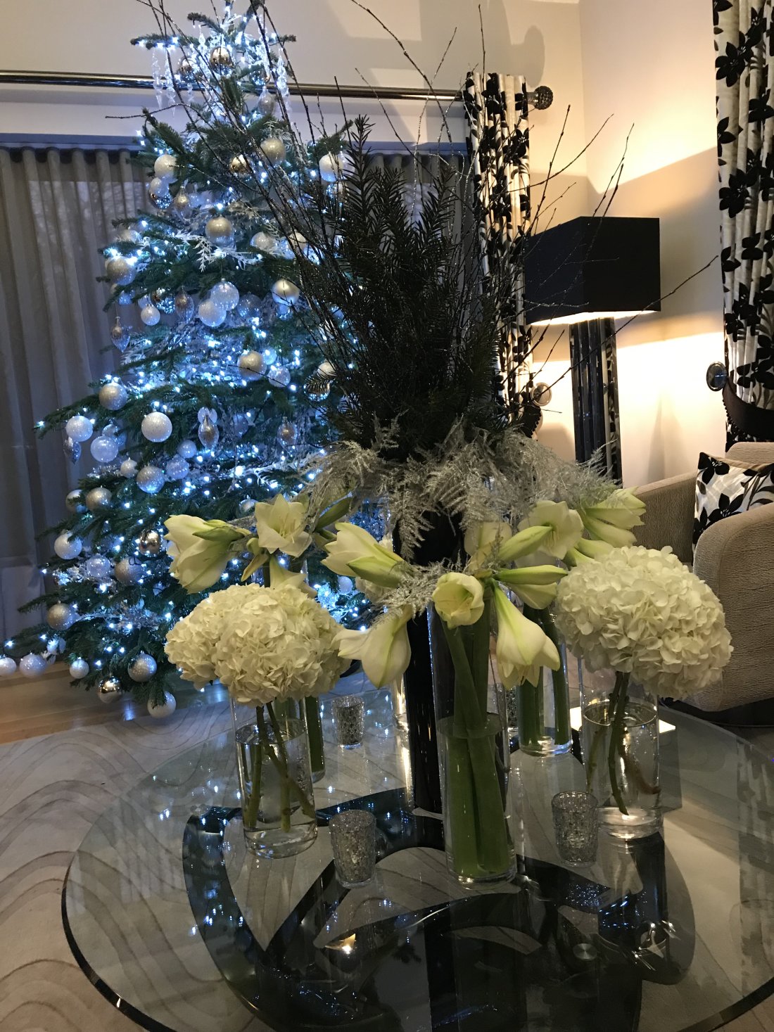 private-home-xmas-flowers