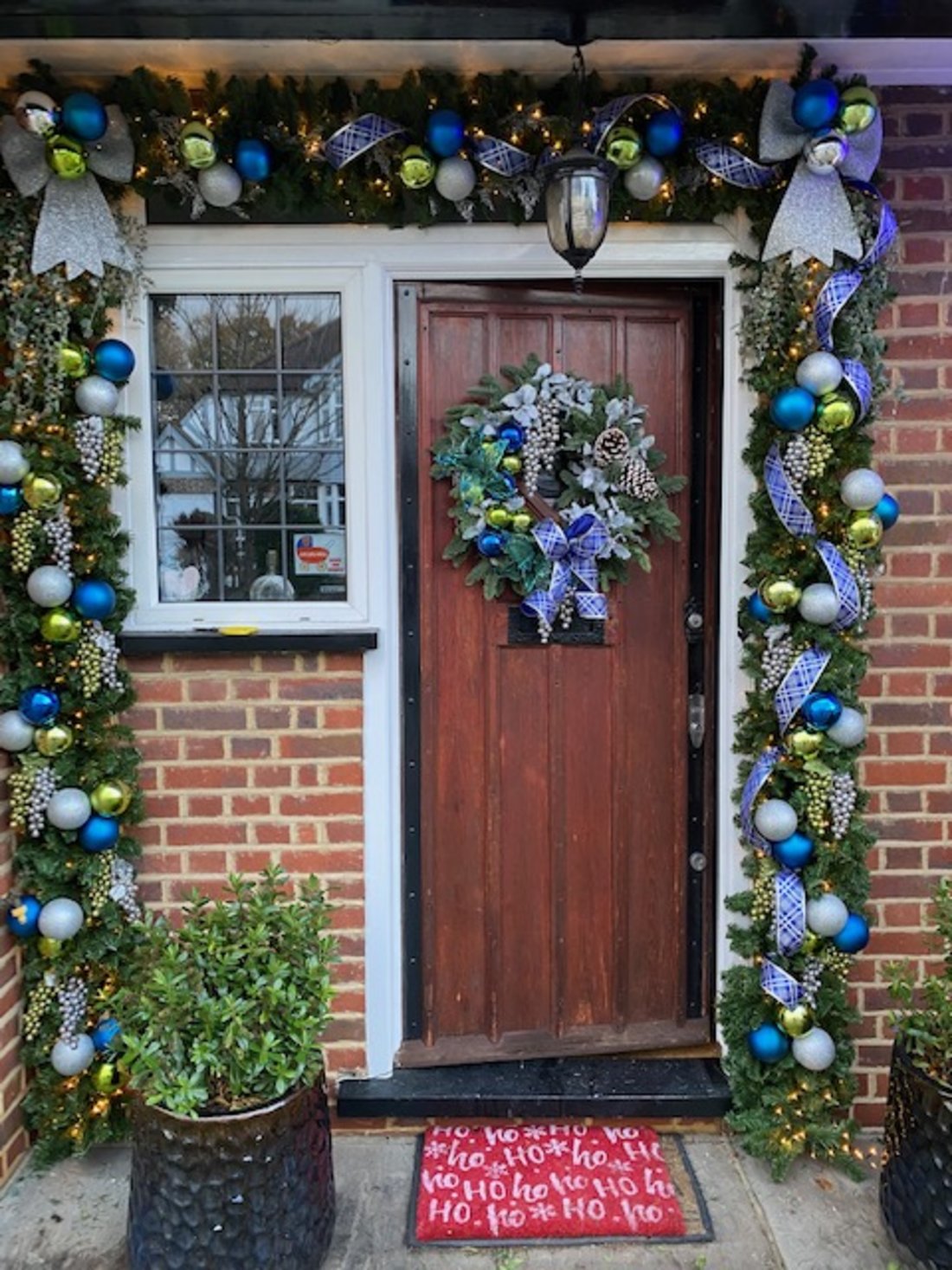 front-door-xmas-garland-and-matching-door-wreath