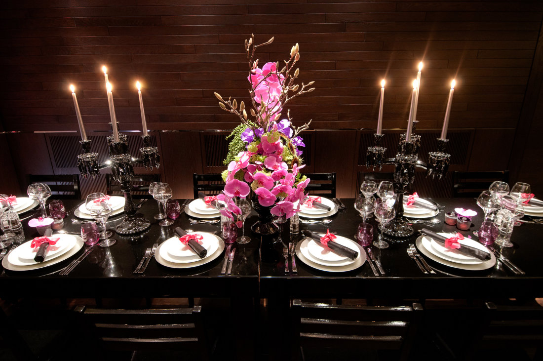 low-table-dining-display-pink-orchids