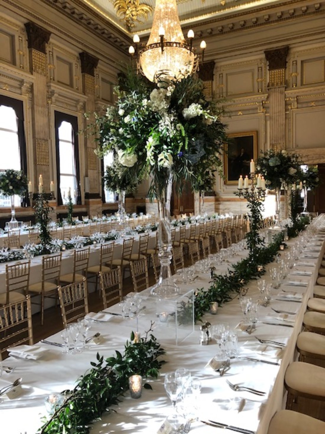 banquet-style-white-green-wedding-OGGS-venue