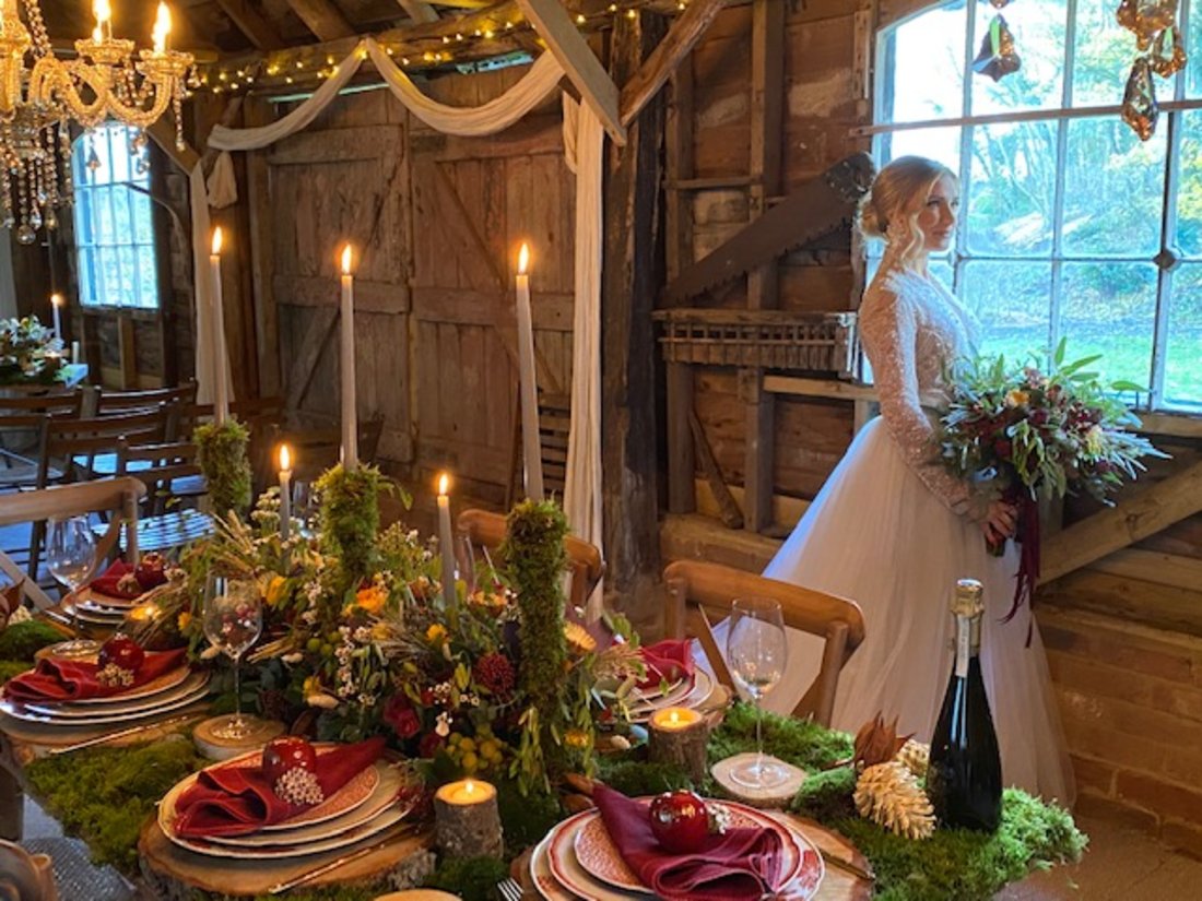 garden-theme-woods-wedding-moss-bride-bouquet