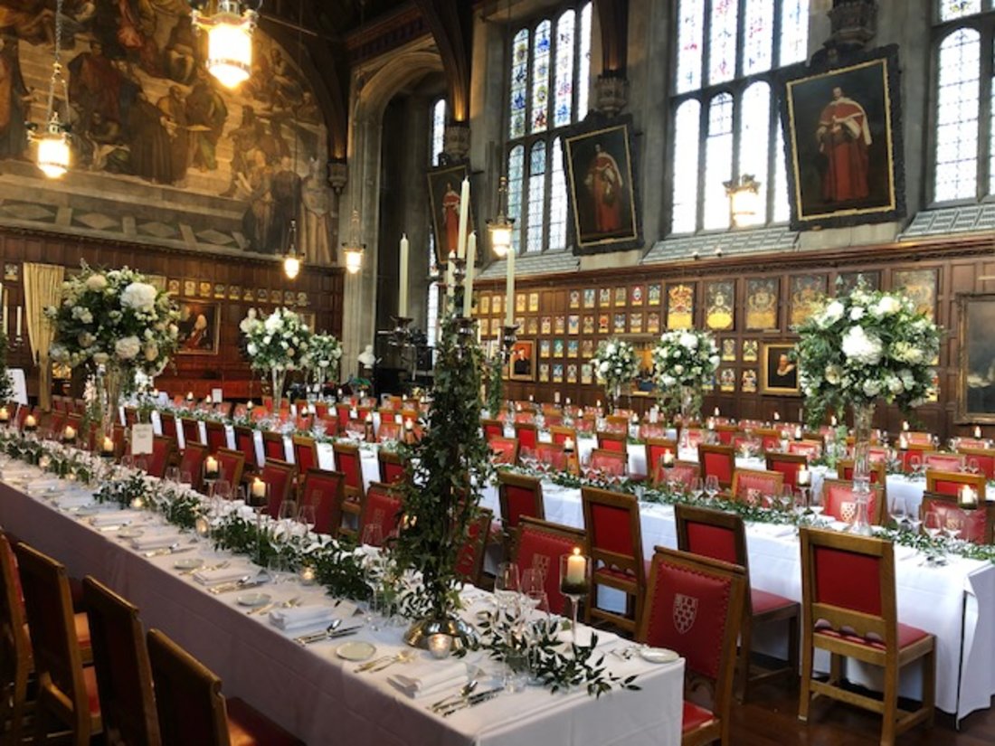 table-floral-display-grand-flowers-wedding