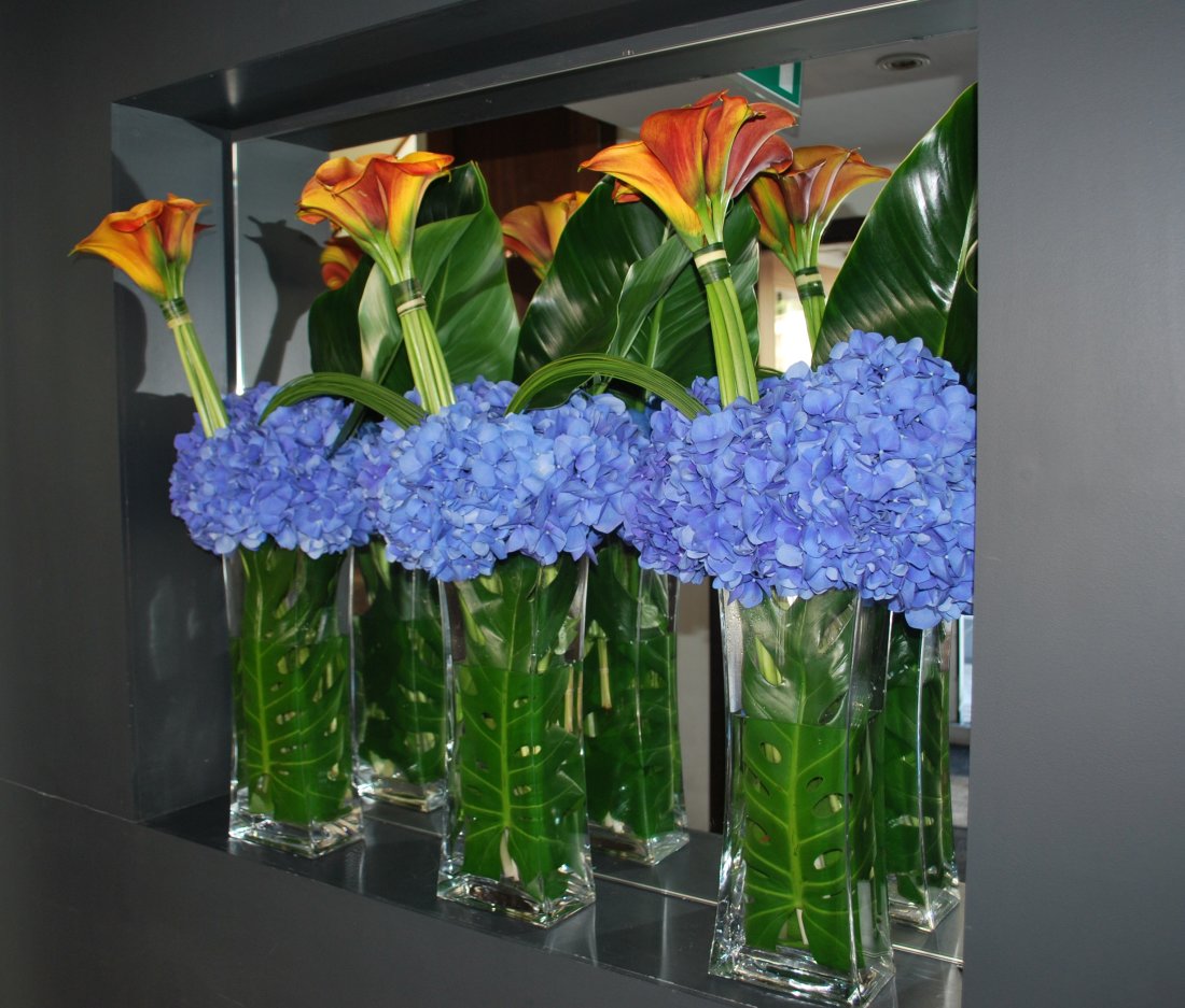 triple-vase-with-blue-orange