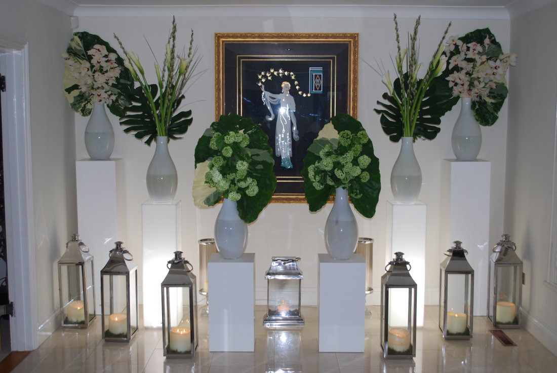 lobby-flower-whites-and-greens
