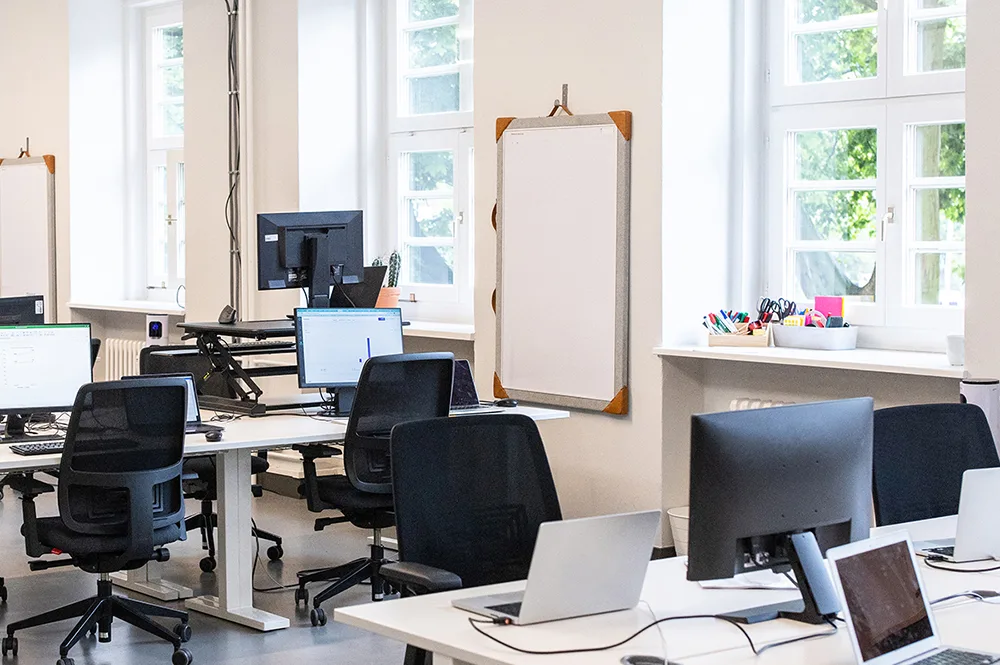 cpro-us-images-1000x665 NI-62672-office-space