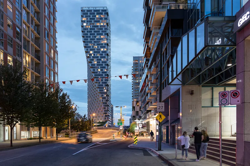 big-releases-vancouver-house-and-telus-sky-towers-pictures-for-first-tim...2