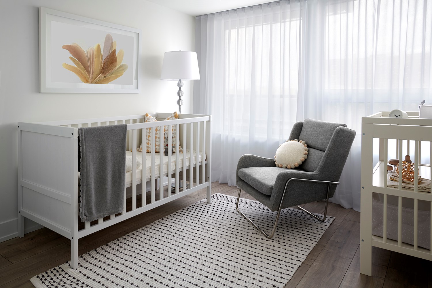 Evemore Model Suite 307 Babyroom Photography