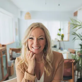 Shauna Robson