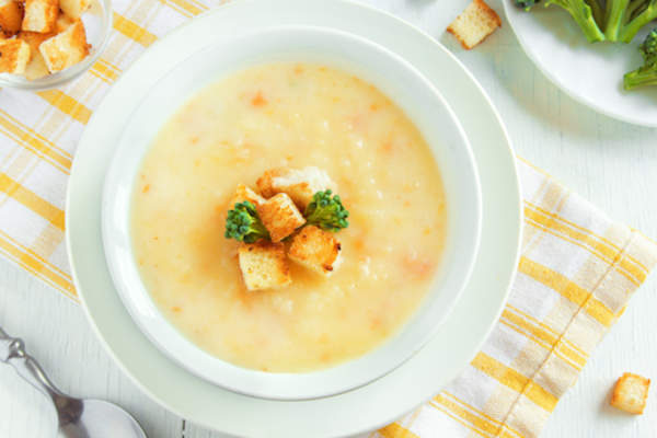 Shallow soup bowl.