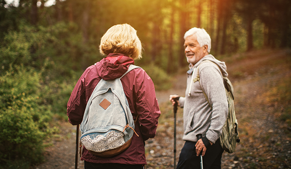 Seniors-hiking-iStock-527686418
