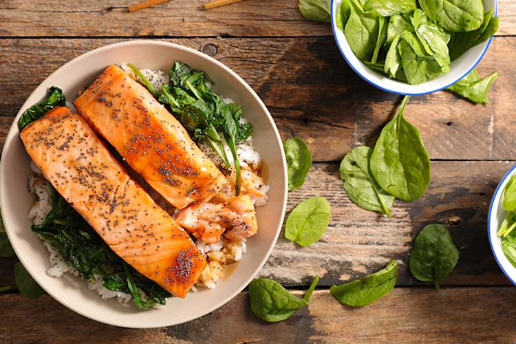 Salmon teriyaki with spinach.