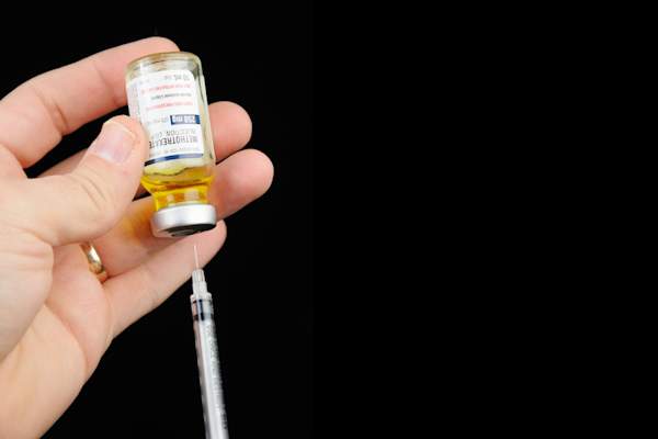 Preparing methotrexate for injection