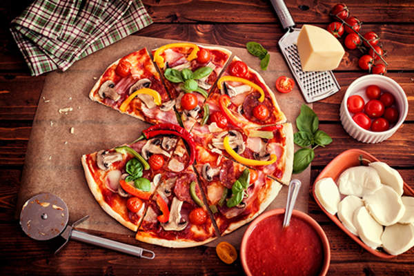 homemade pizza image