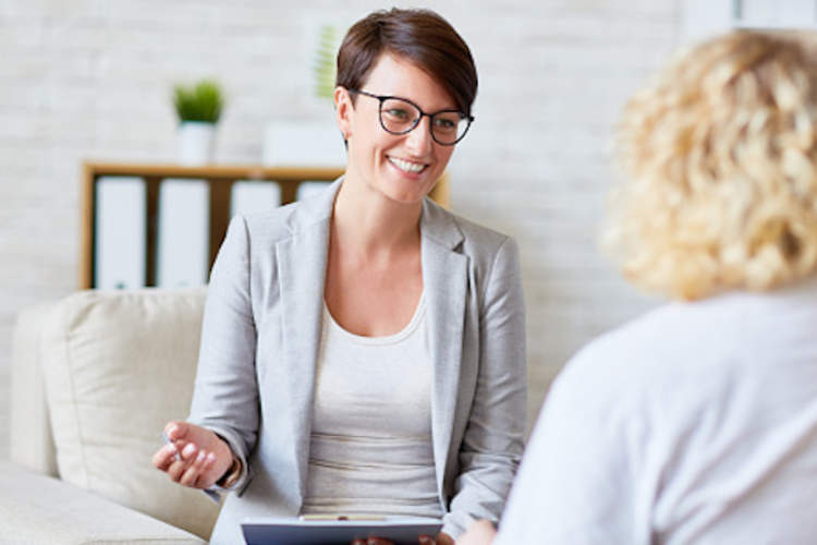 Patient talking to IBD psychologist