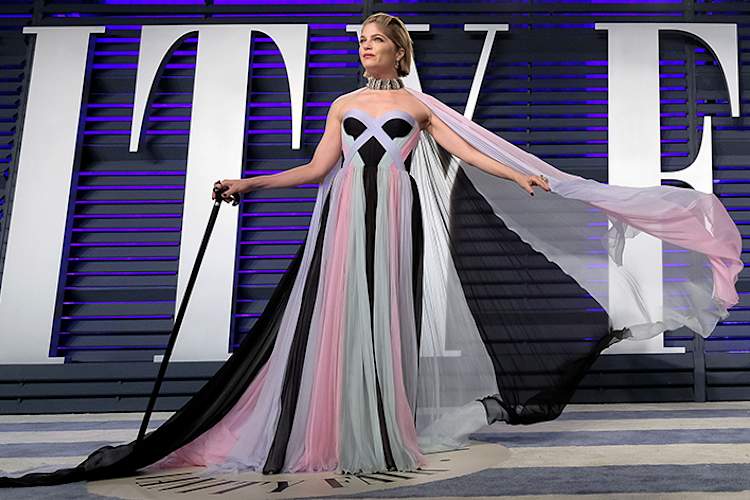 Selma Blair attends the 2019 Vanity Fair Oscar Party hosted by Radhika Jones at Wallis Annenberg Center for the Performing Arts