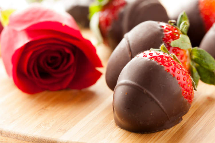 Making Dark Chocolate Strawberries