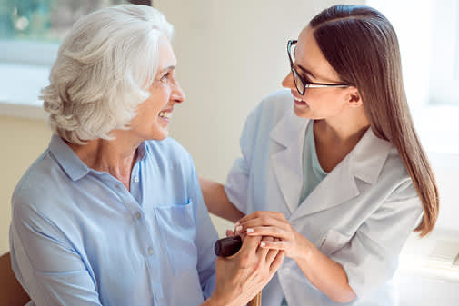 woman thanking nurse