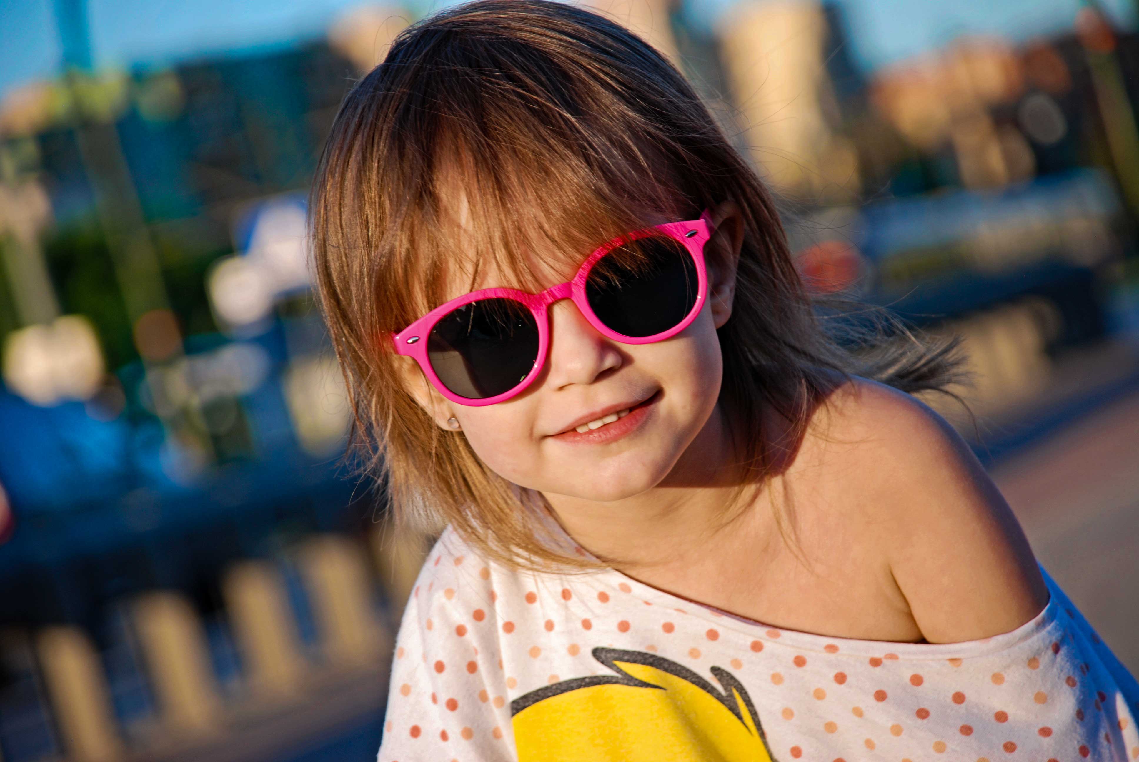 3.child-sunglasses-lisbon-portugal