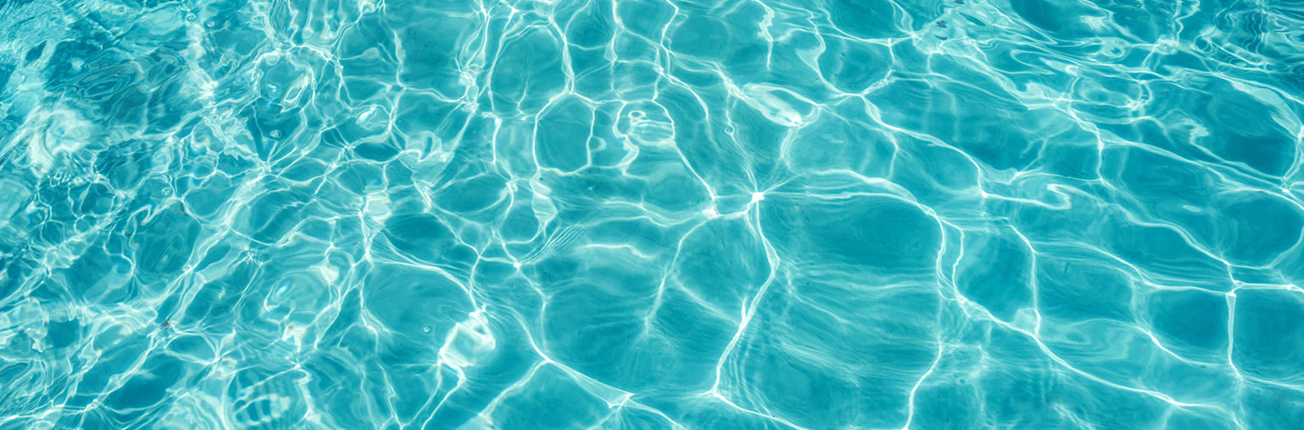 Helder blauw/turquoise water