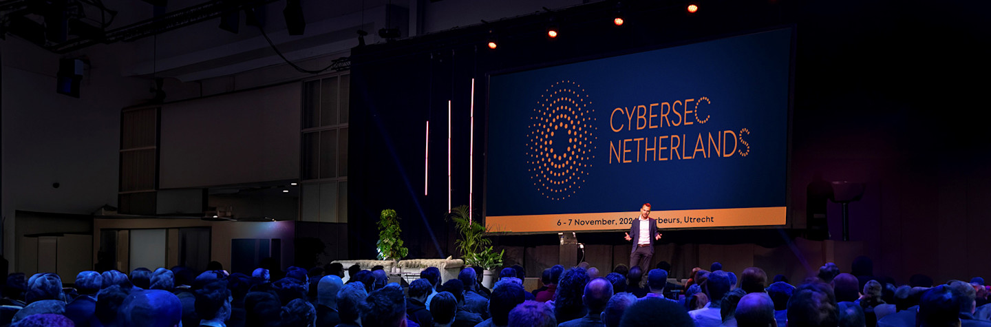 Photo of a speaker on stage at Cybersec Netherlands 2023