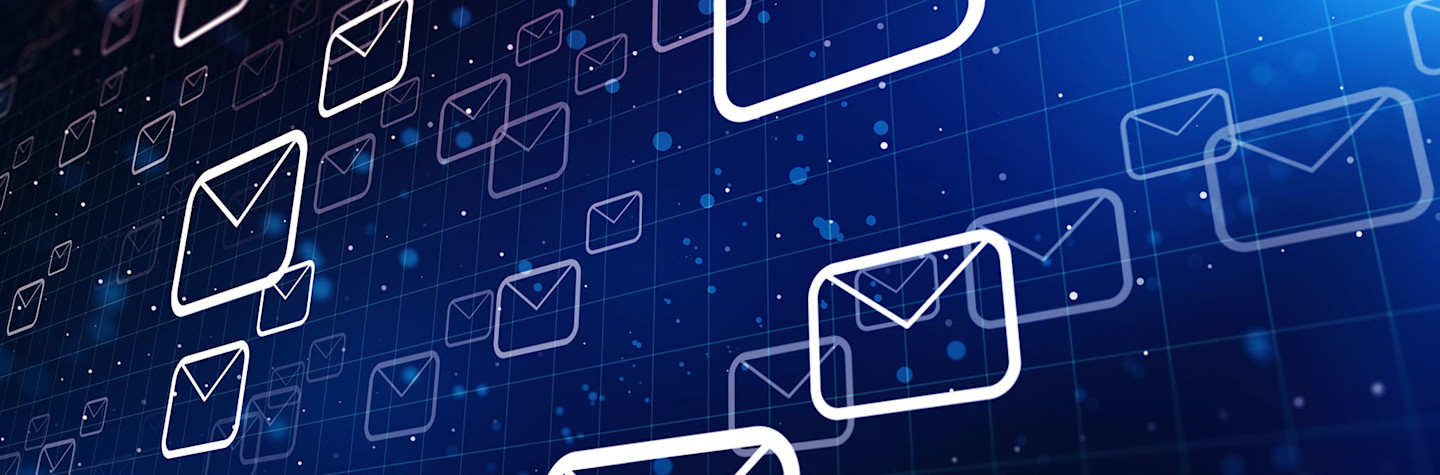 Concept van e-mailberichten in een virtuele ruimte