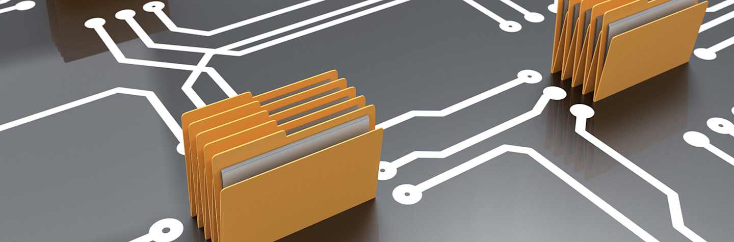 Concept van data-opslag met 3d-weergave van mappen op printplaat