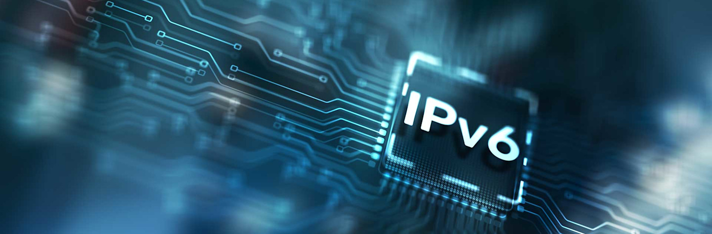 IPv6-concept gevisualiseerd als een IPv6-'chip' op het moederbord van een computer