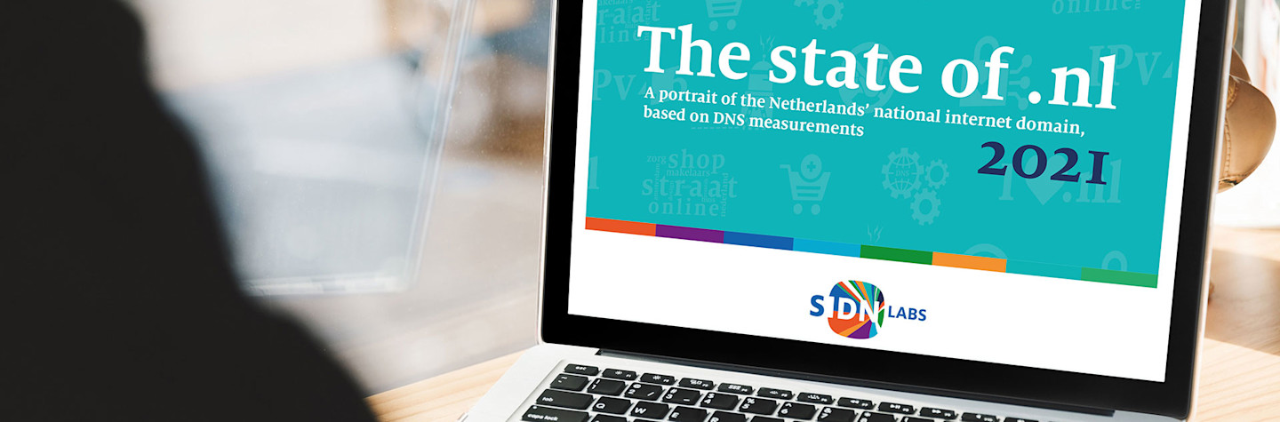 The report 'The state of .nl' on the screen of a laptop.