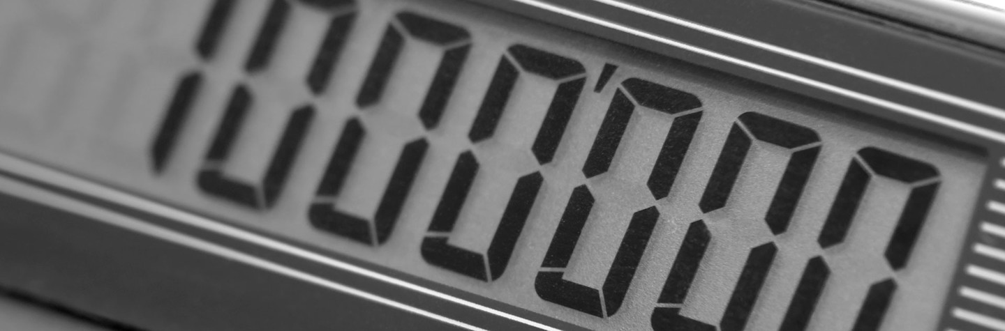 Detail shot van een rekenmachine met een miljoen op het display