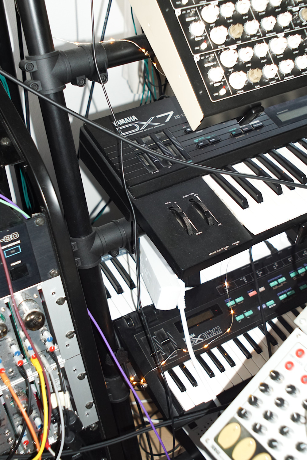 itv-faroutradiosystems-5