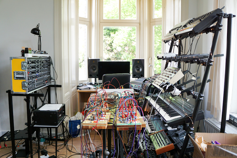 itv-faroutradiosystems-16