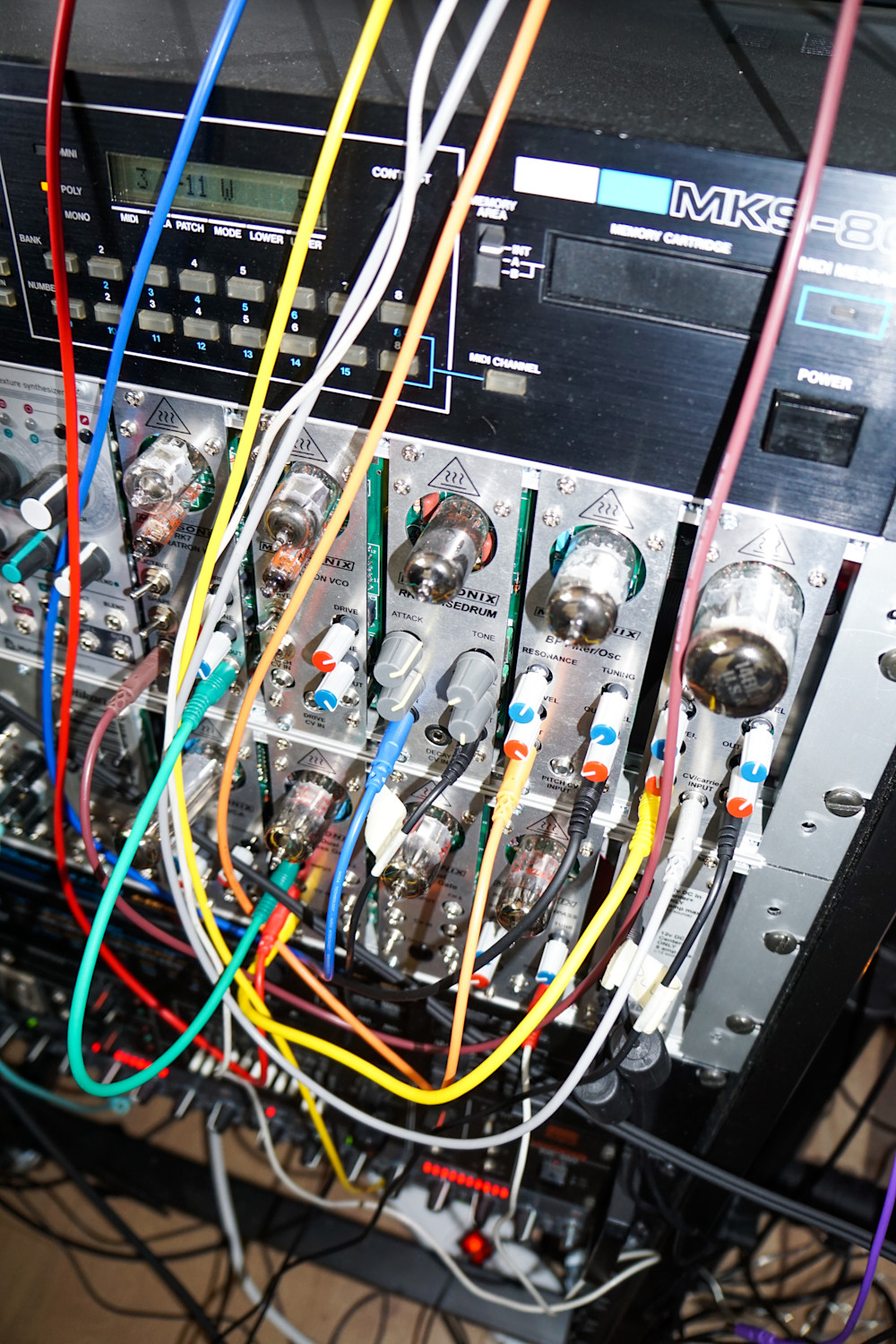 itv-faroutradiosystems-3