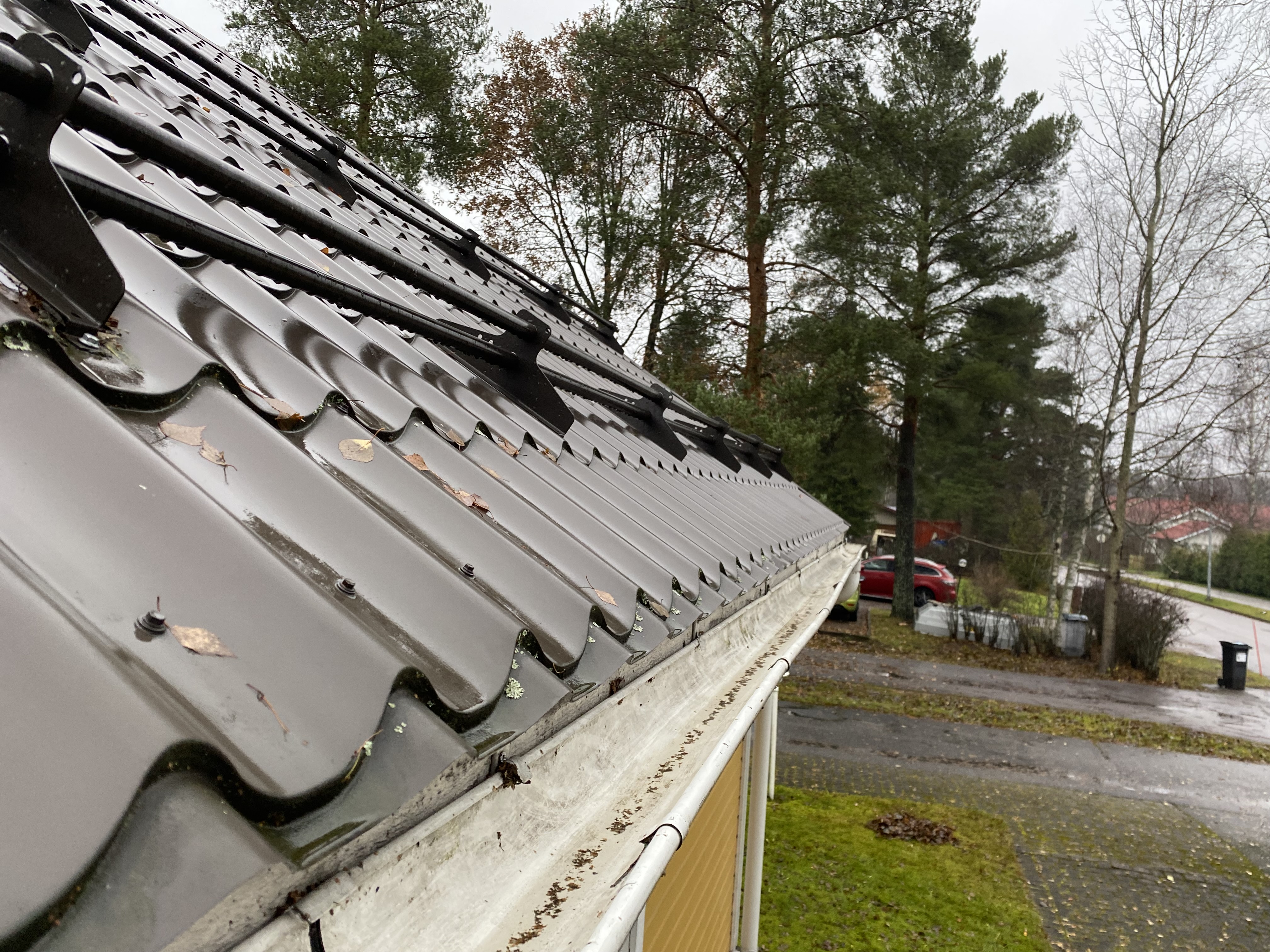 Etsitkö ammattitaitoista rännienpuhdistusta Helsingistä? Helsingin paikalliset palveluntarjoajat varmistavat, että räystääsi pysyvät siistinä jokaisena vuodenaikana.